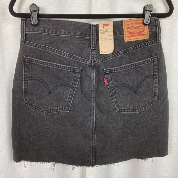 Levi’s Black High Rise Deconstructed Denim Mini Skirt Sz.29 NWT - Picture 10 of 12
